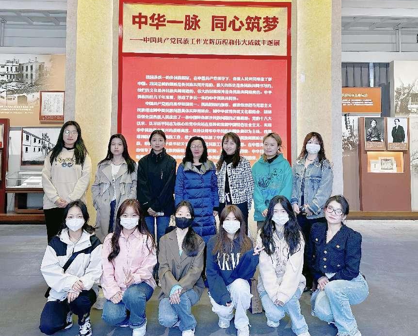 “民族文化传承与教育”先锋队赴京参加中华民族共同体体验馆学习研讨和表演活动